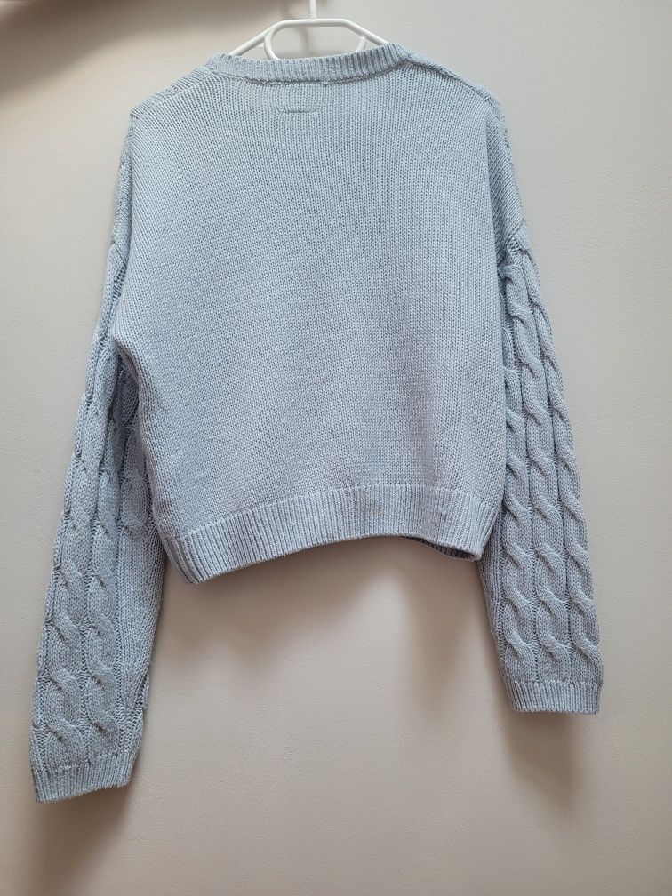 Sweter z grubszym splotem