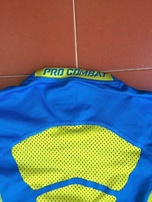 T-Shirt ginástica --- NIKE PRO COMBAT Dri-Fit -- Tam. M