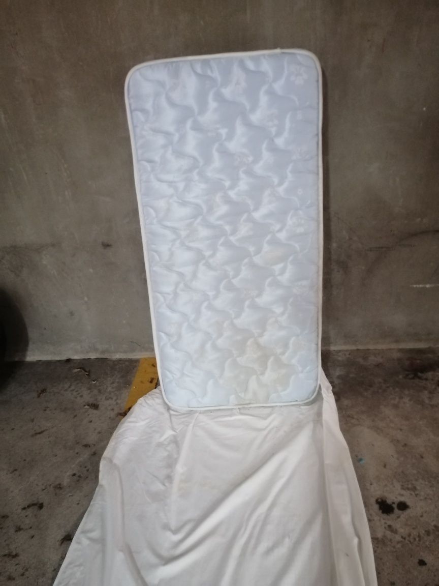 Colchão para cama de grades 60x120 em ótimo estado