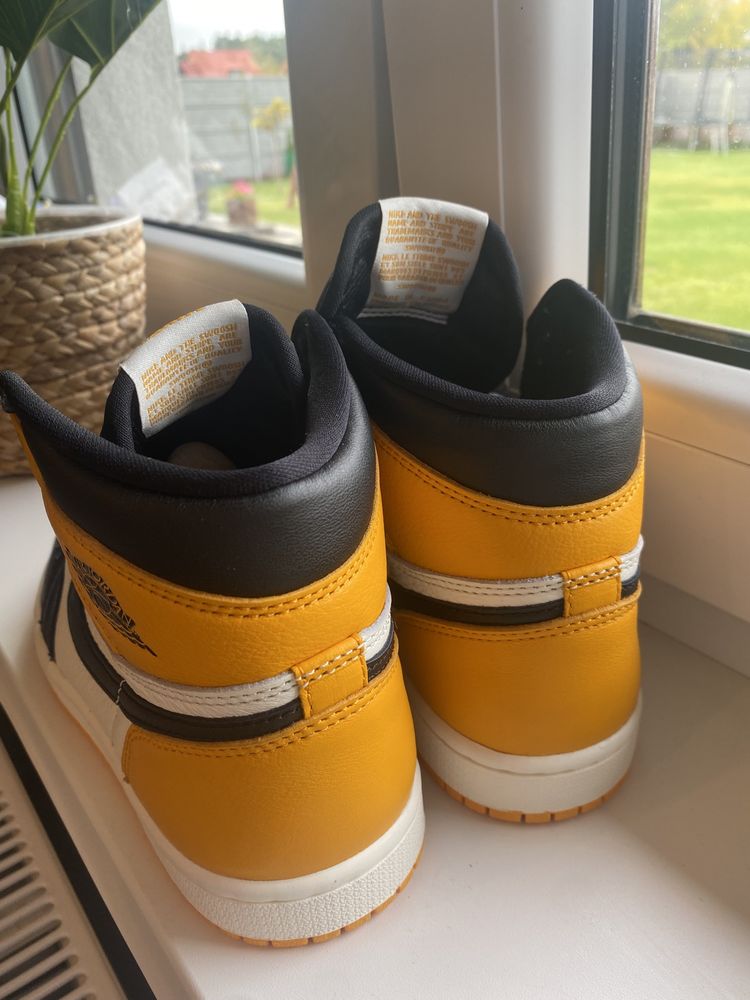 Jordan 1 high taxi