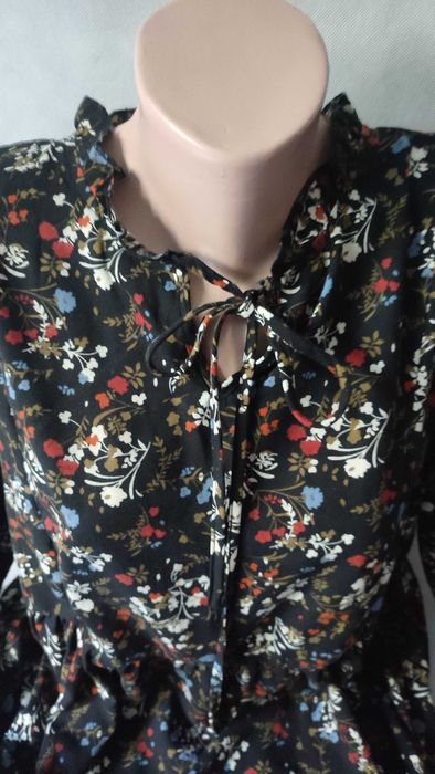 Sukienka długa maxi w kwiaty we wzory plus size z długim rękawem