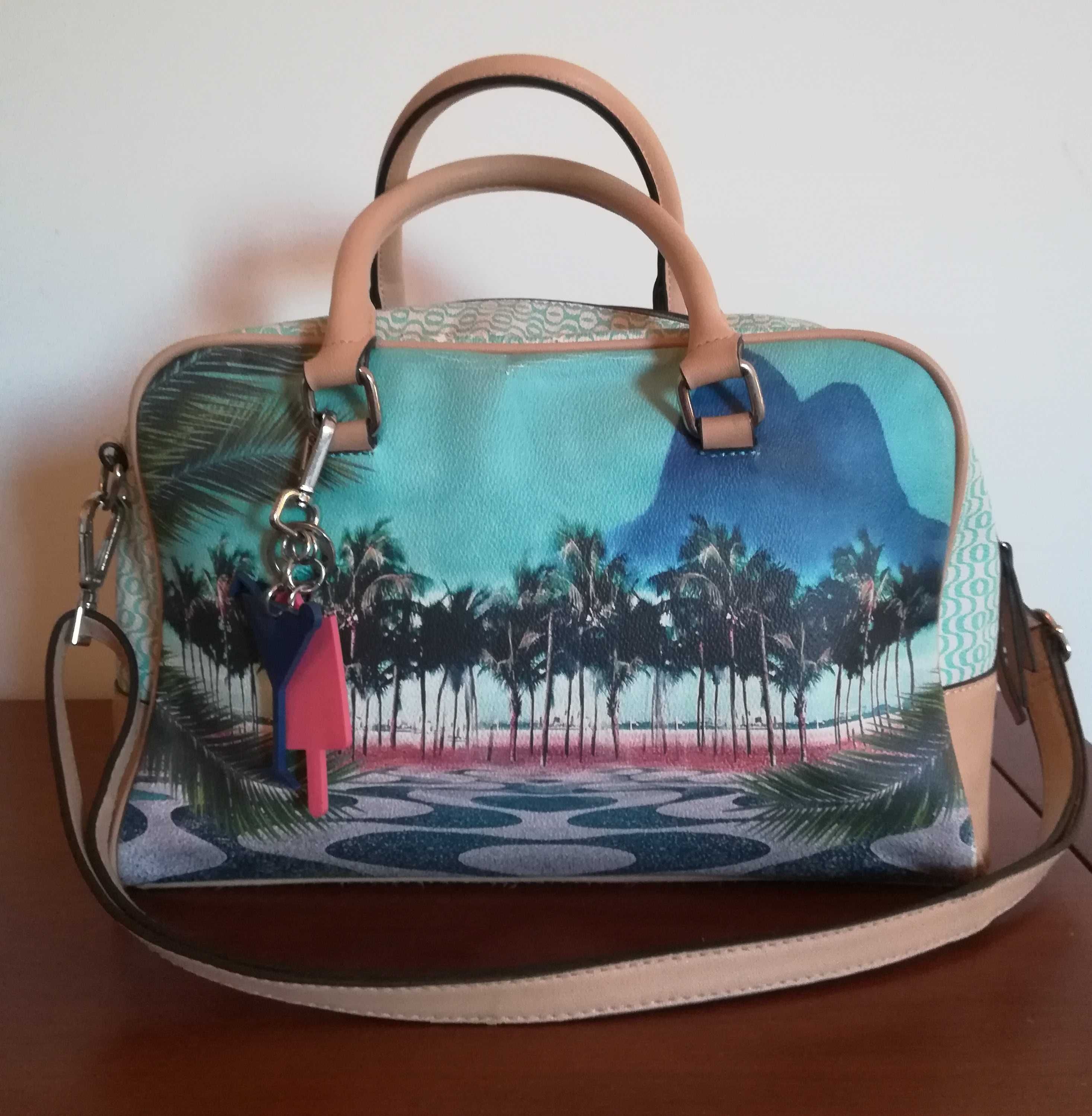Conjunto de sete carteiras e malas a tiracolo