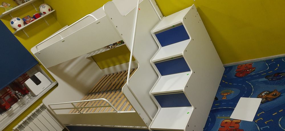 Łóżko pięteowe 3 letnie