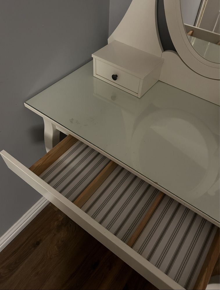 Toaletka Ikea Hemnes