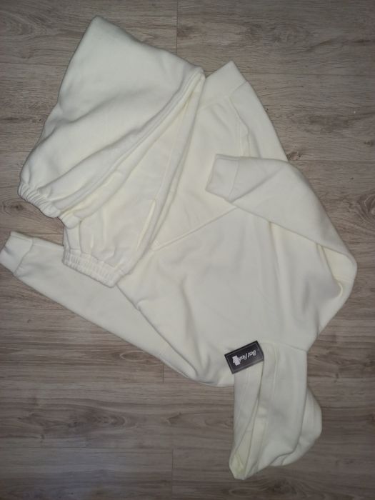 Классный  спортивный костюм флис новый