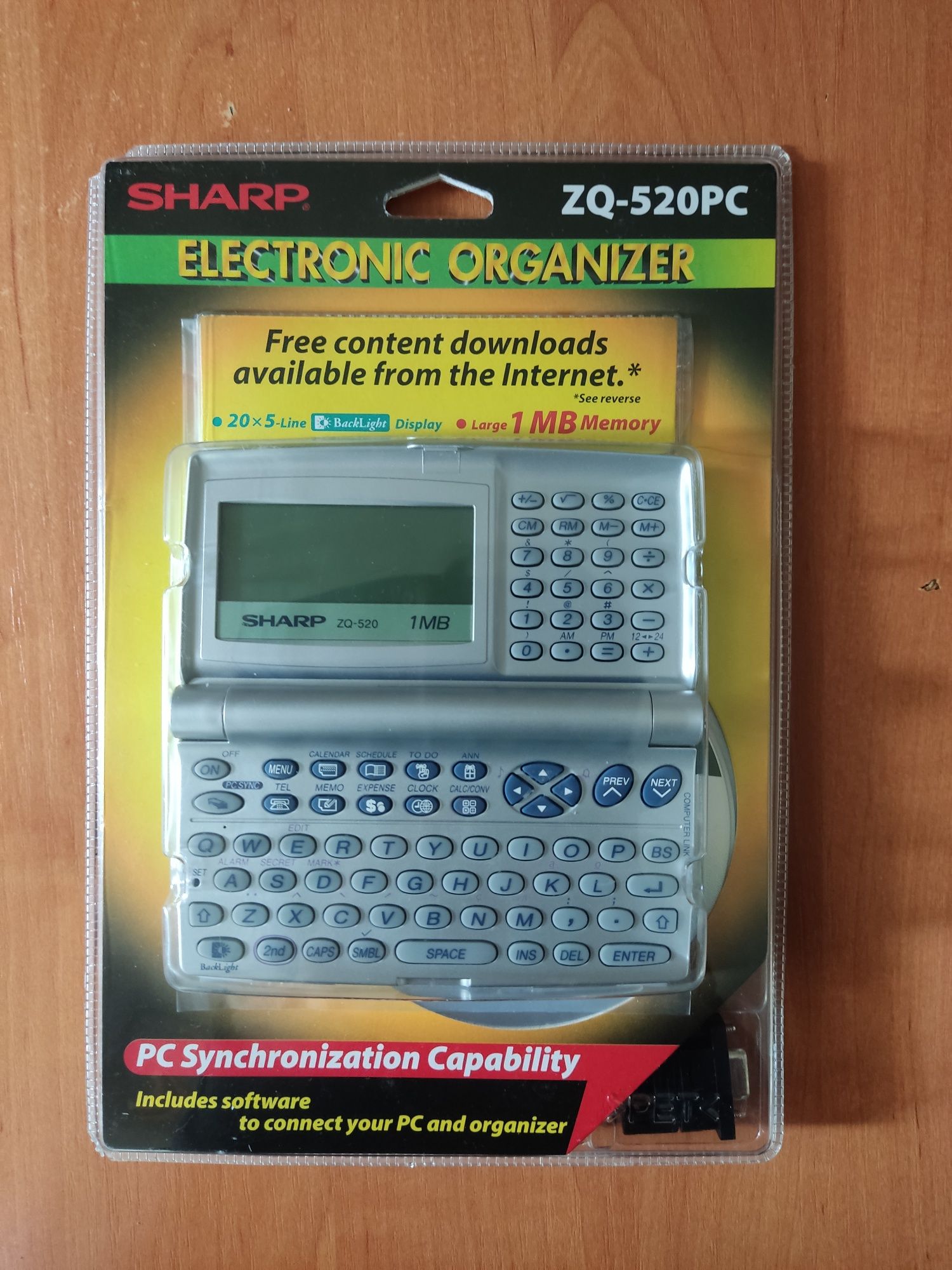 Електронний перекладач / ретро-органайзер sharp zq-520