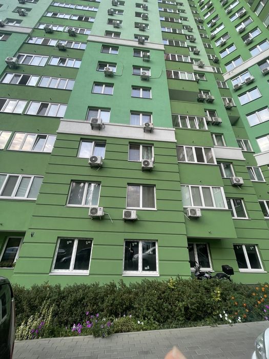 Продаж. Проспект Відрадний , 2, гарне фасадне приміщення 148 кв.м