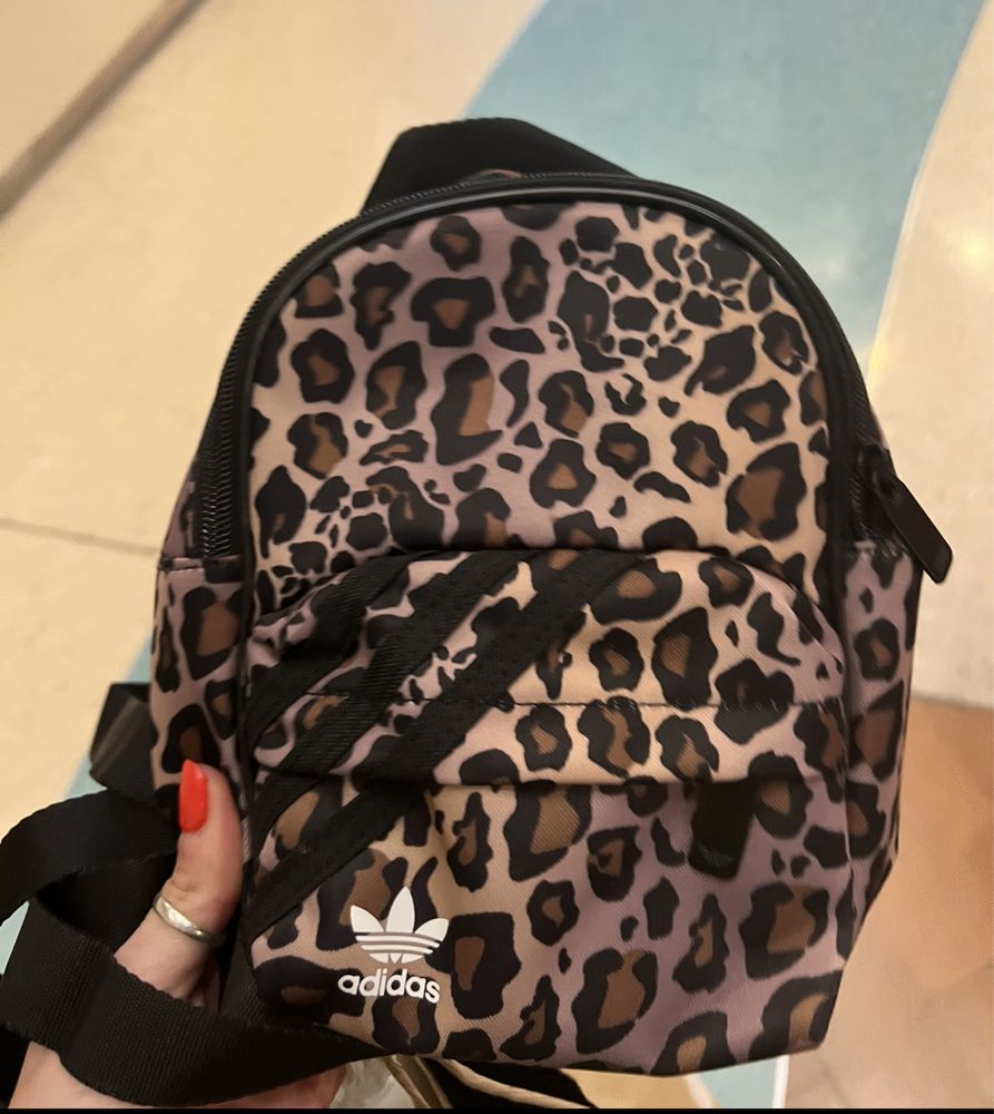 Mochila pequena adidas