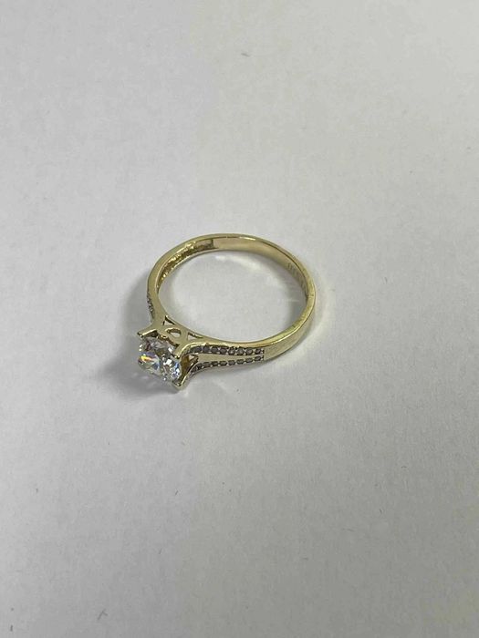 Złoty pierścionek CYRKONIE R16 333 1,73G