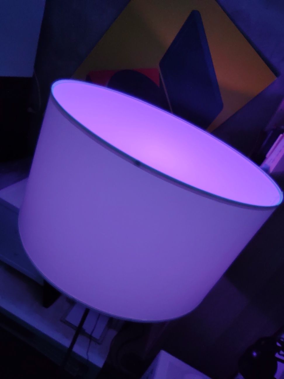 Lampa stojąca . Nowoczesny styl. Duży abażur