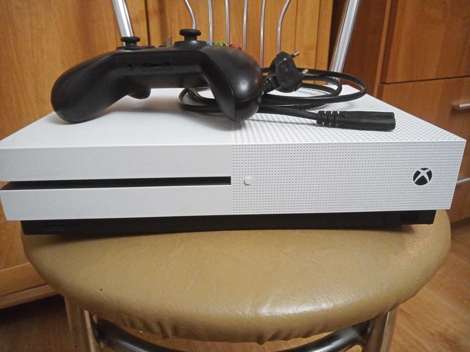 Xbox one S + pad