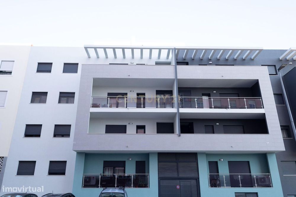 Sofisticação e qualidade num imóvel T2 praticamente novo