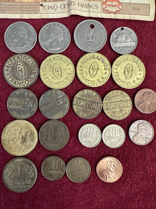 Монеты и житоны стран мира