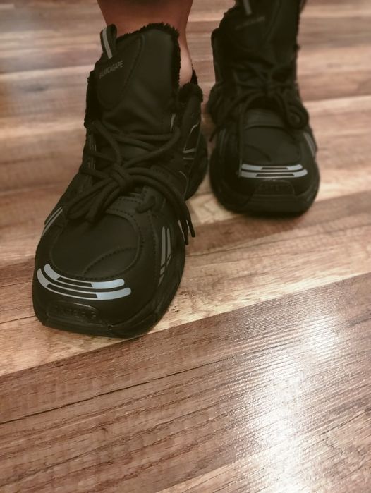 Кросівки жіночі зимові