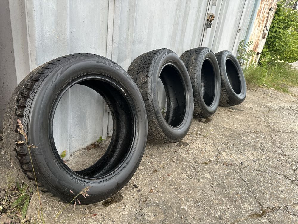 Продам Гуму Bridgestone 205/55 R16