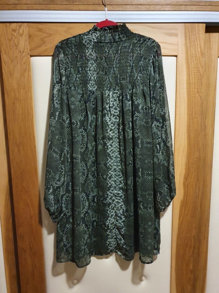 Sukienka w wężowy wzór, H&M, r.44
