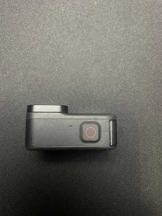 GoPro Hero 10 Black + 5 baterii + akcesoria – stan bardzo dobry