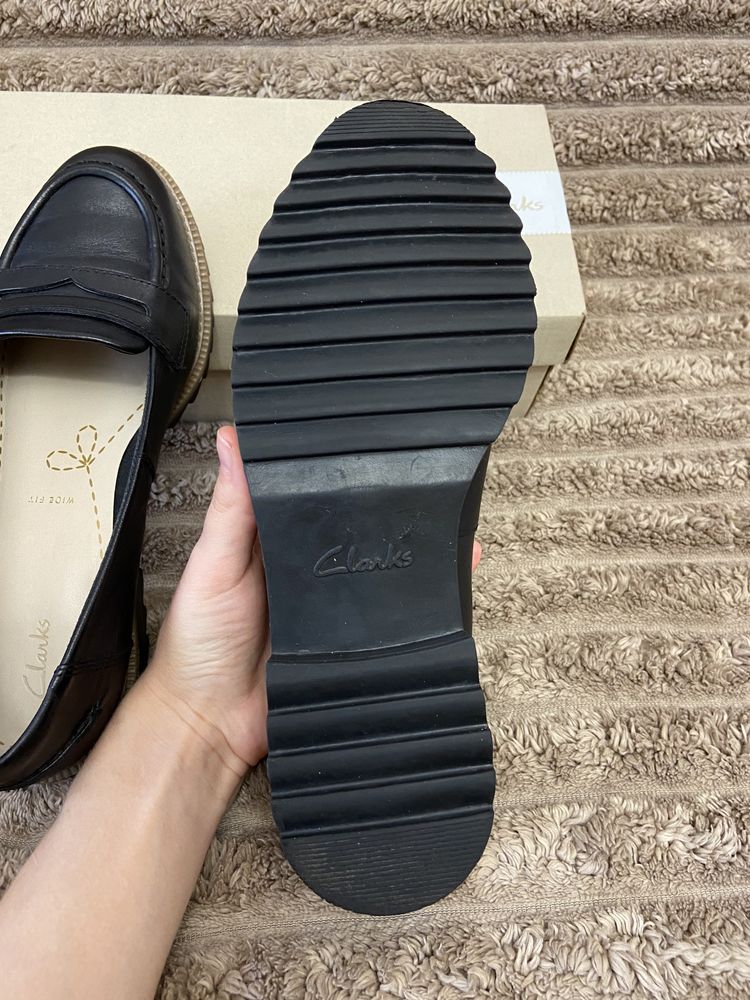 Продам лофери Clarks