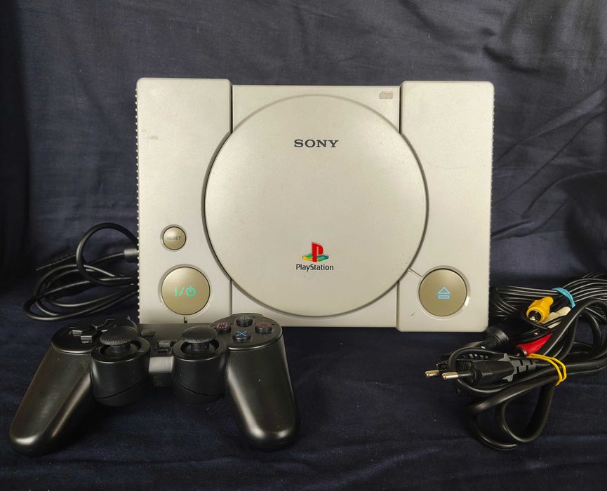 Playstation 1 Funcionando. Comando + Cabos