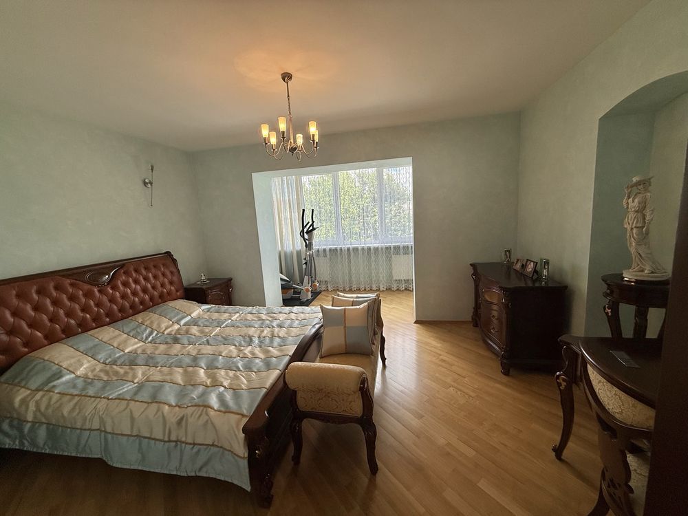 Продам квартиру 155м2 на Старому Місті