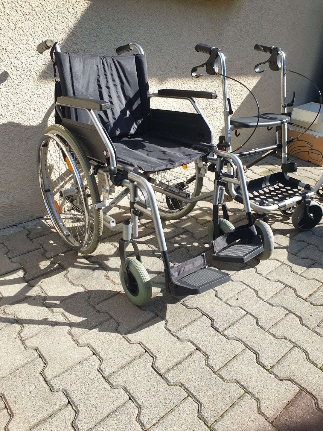 Chodzik rehabilitacyjny wózek inwalidzki balkonik rehabilitacyjny