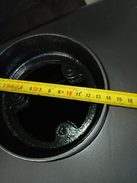 Vendo salamandra a lenha, de ferro fundido. Completamente nova.