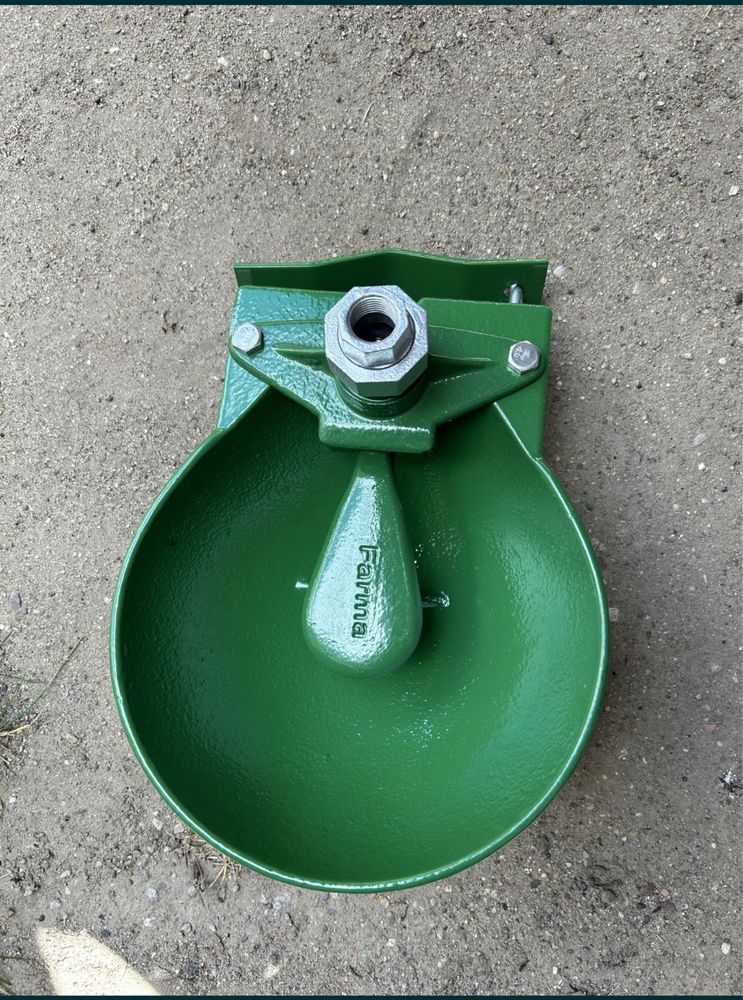 Poidło bydła miskowe z obejmą 1,5l 1/2’’