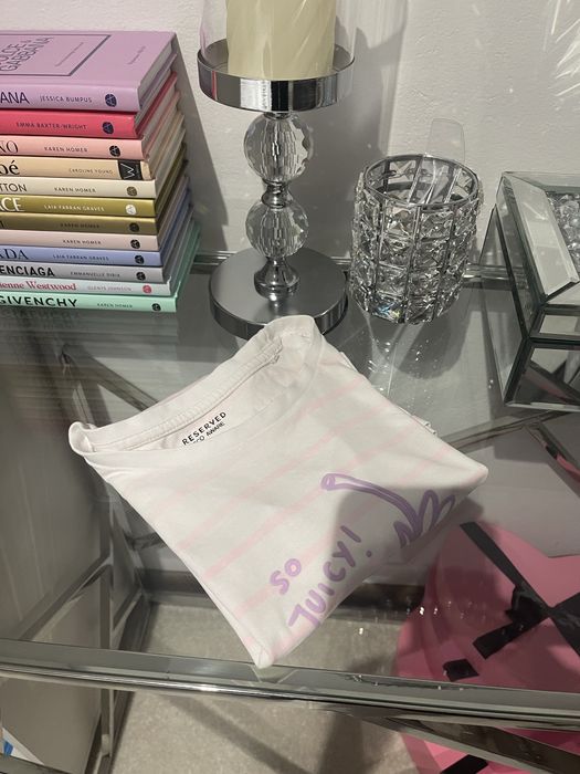 Uroczy t- shirt dziewczecy z truskawka