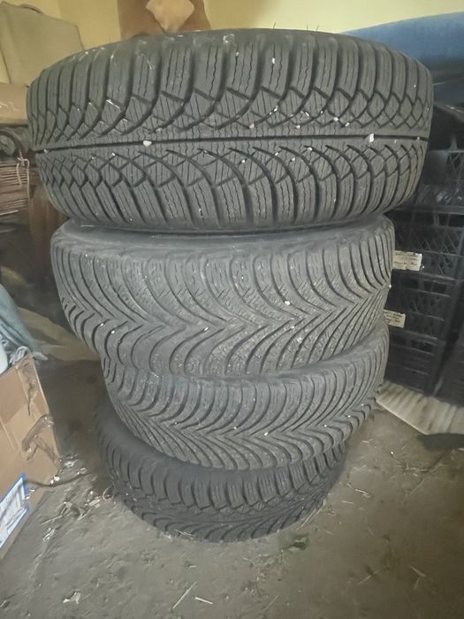 Зимние шины на дисках 195/65/15