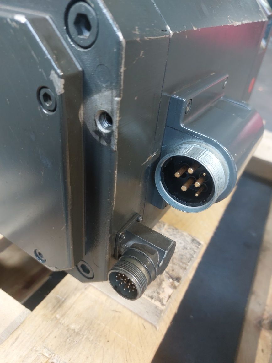 Siemens 1FT6105-1AC71-3AG1 Servomotor 2000obr/min 38nm