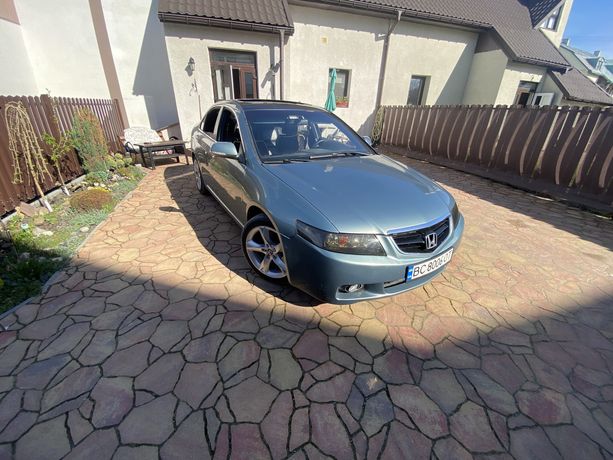 Honda  Accord  7.  2.4