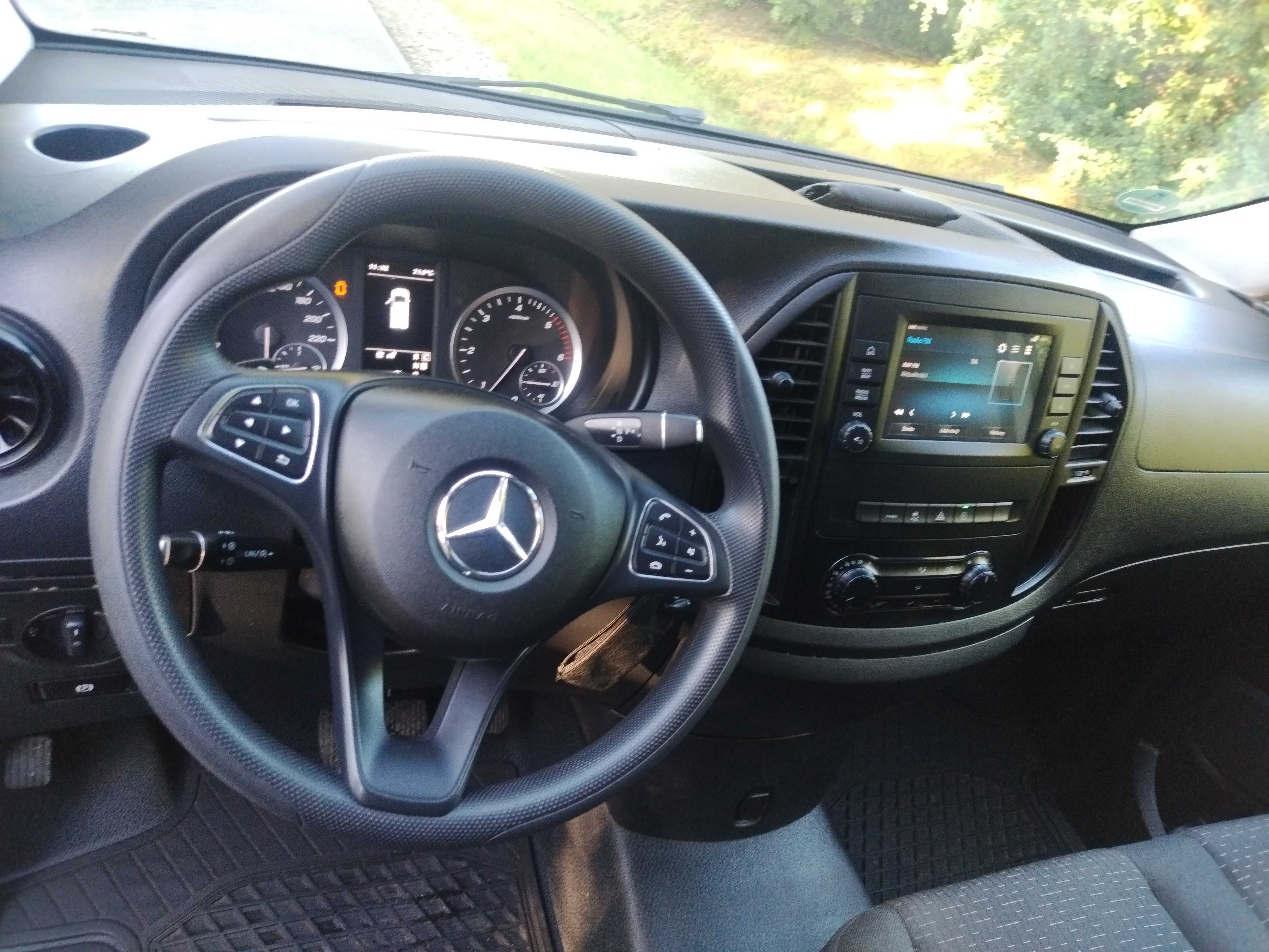 Mercedes Benz Vito Tourer 9 os.  9G-Tronic  2022 rok