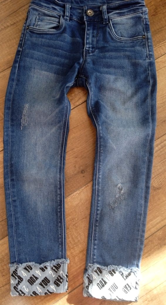 Spodnie jeans 134