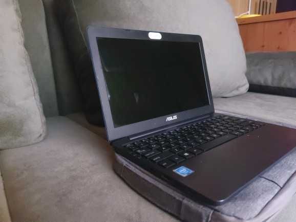 Laptop ASUS 11,5 cala