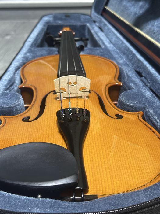 Продаю скрипку Valencia V400 4/4