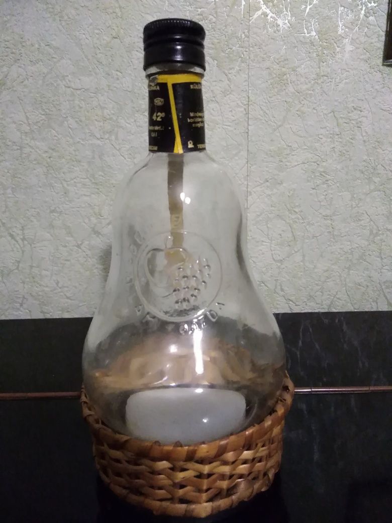 Бутылка коллекционная с откручивающимся дном