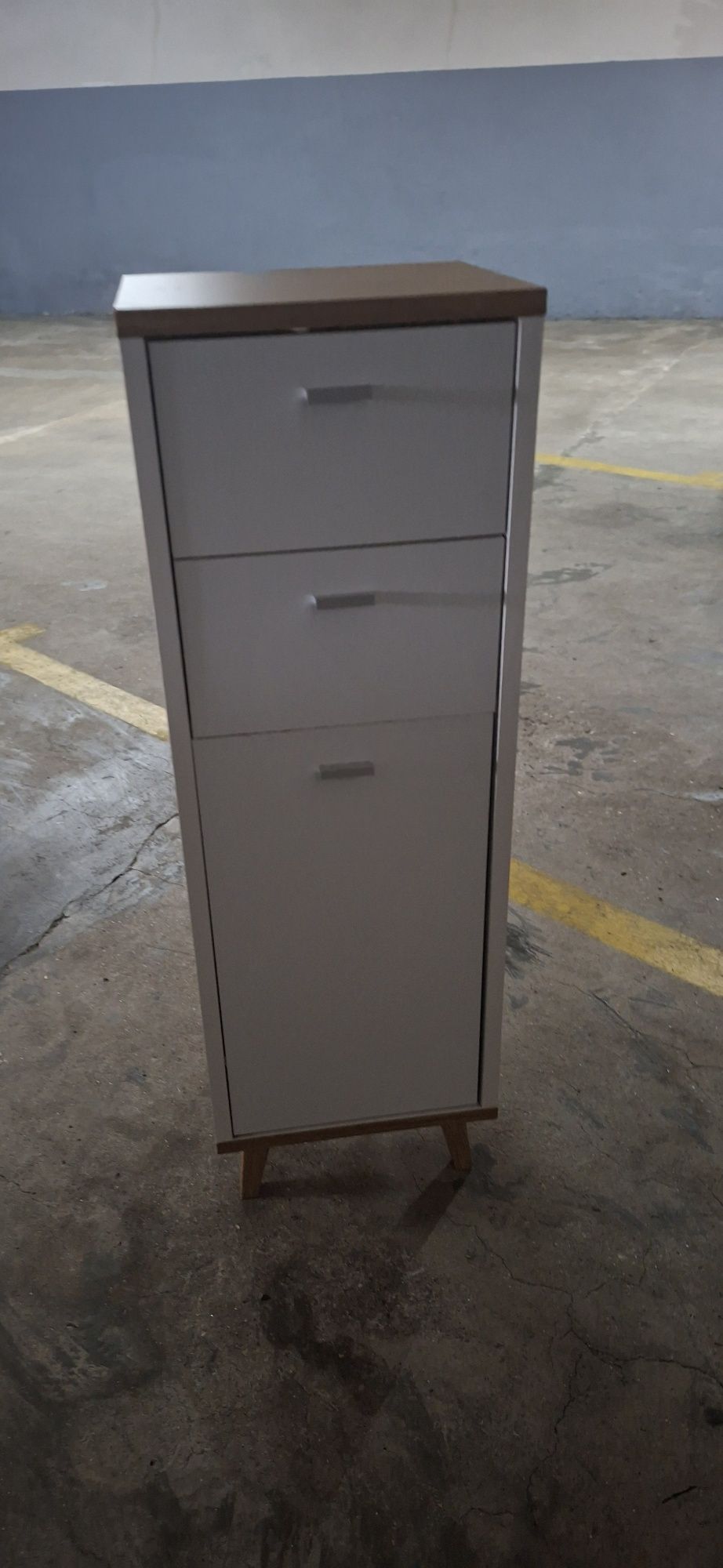 Vendo armário com duas gavetas e uma porta