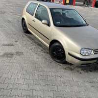 Golf 4 2001  benzyna