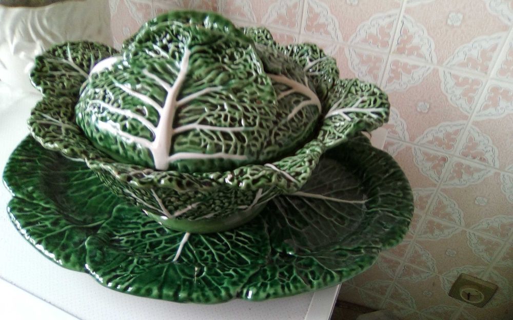 Conjunto Travessa e Terrina forma e cor couve tipo Bordalo Pinheiro