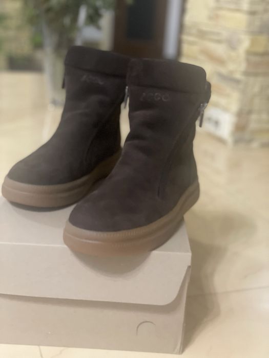 Ботинки евро зима , нубук , новые 39 размер  и размер 40