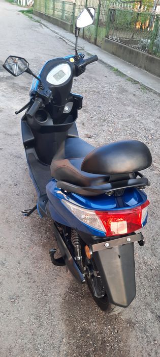 Продам электроскутер ядеа ем 215