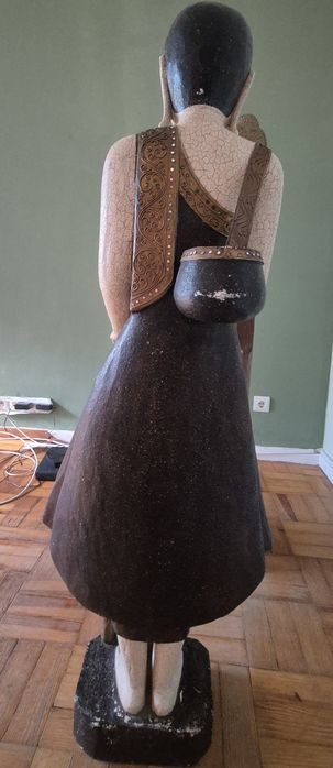 Conjunto de Estátuas Decorativas Orientais em Madeira