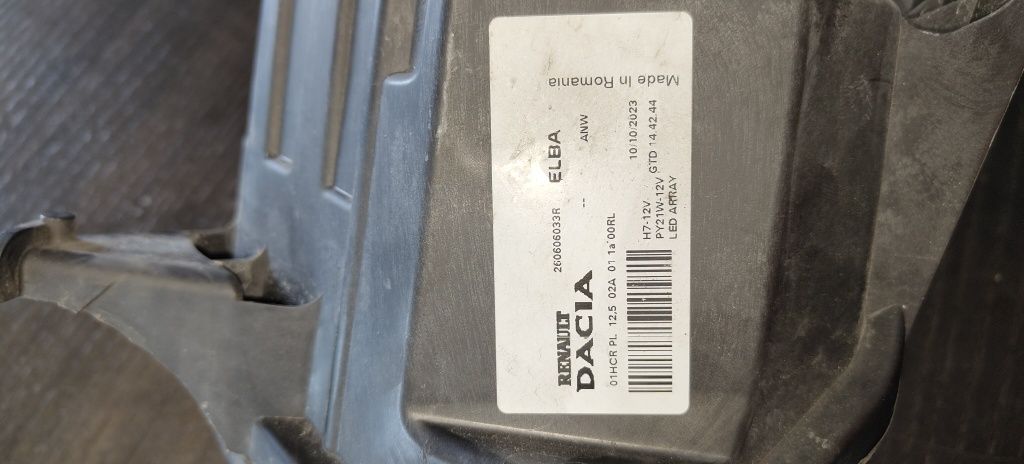 Dacia Sandero óptica lado direito