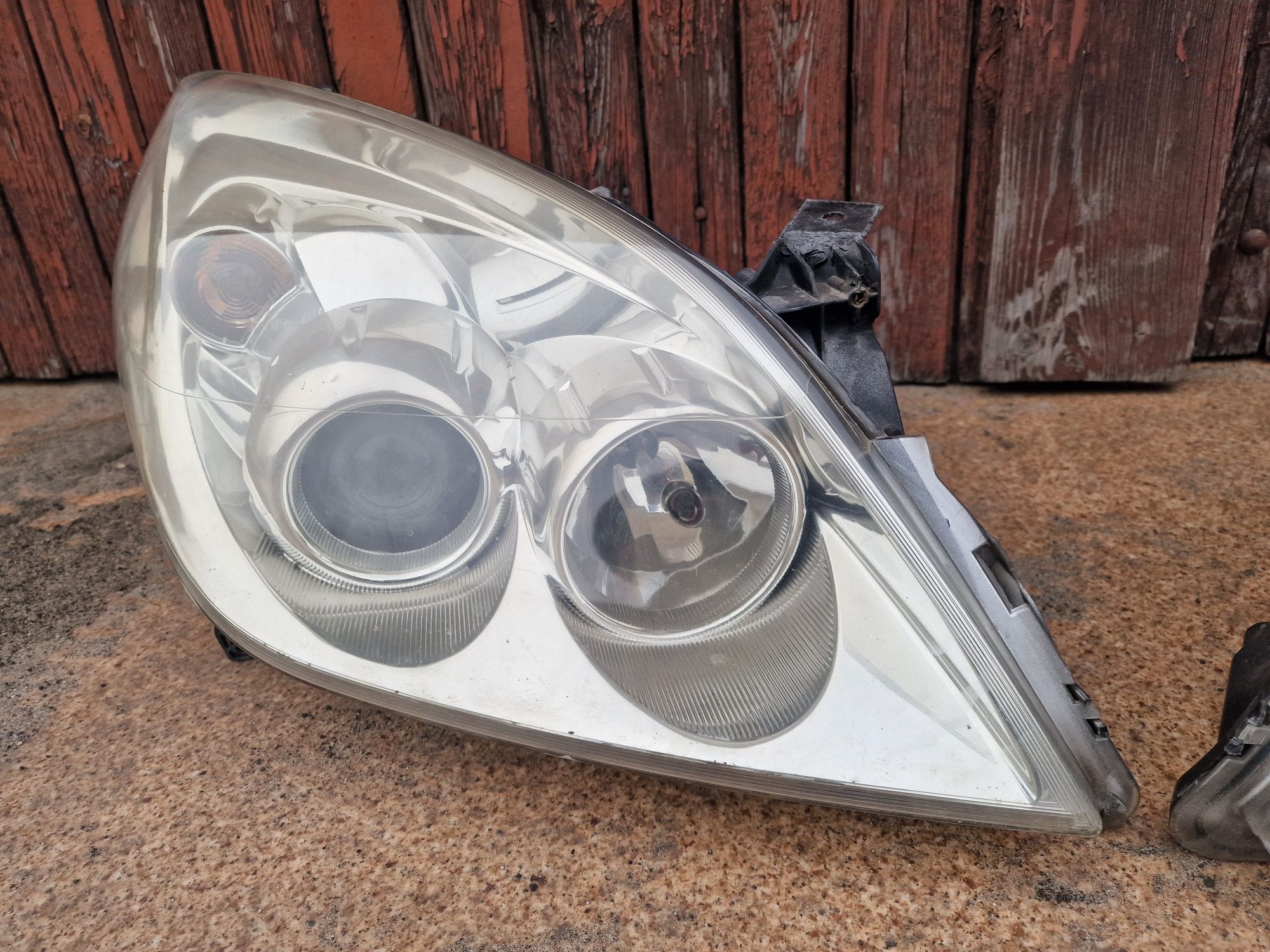 Lampy przód opel vectra c lift signum lift komplet