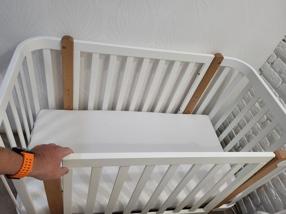 Ліжко для новонароджених Монако Верес  матрац та маятниковий механізм