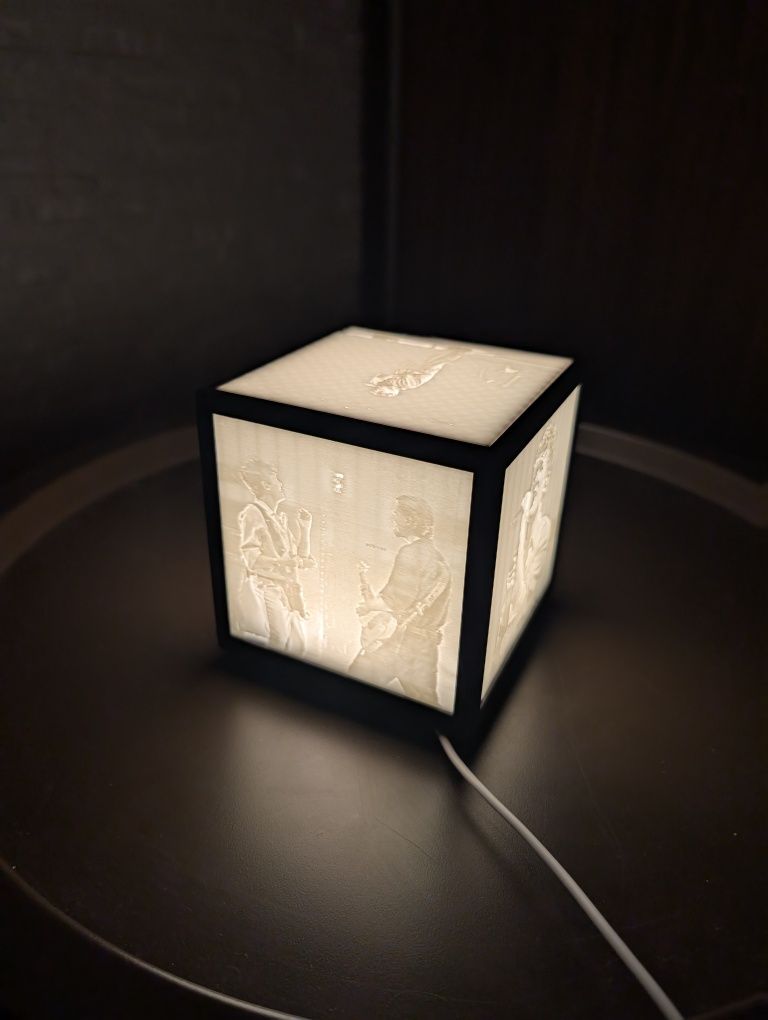 Lampka personalizowana ze zdjęciem – technologia 3D litofan