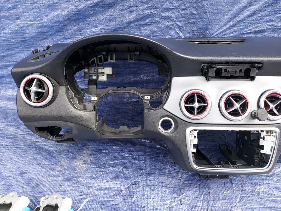 Mercedes CLA W117 Konsola Deska Airbag Pasy Opolskie Części