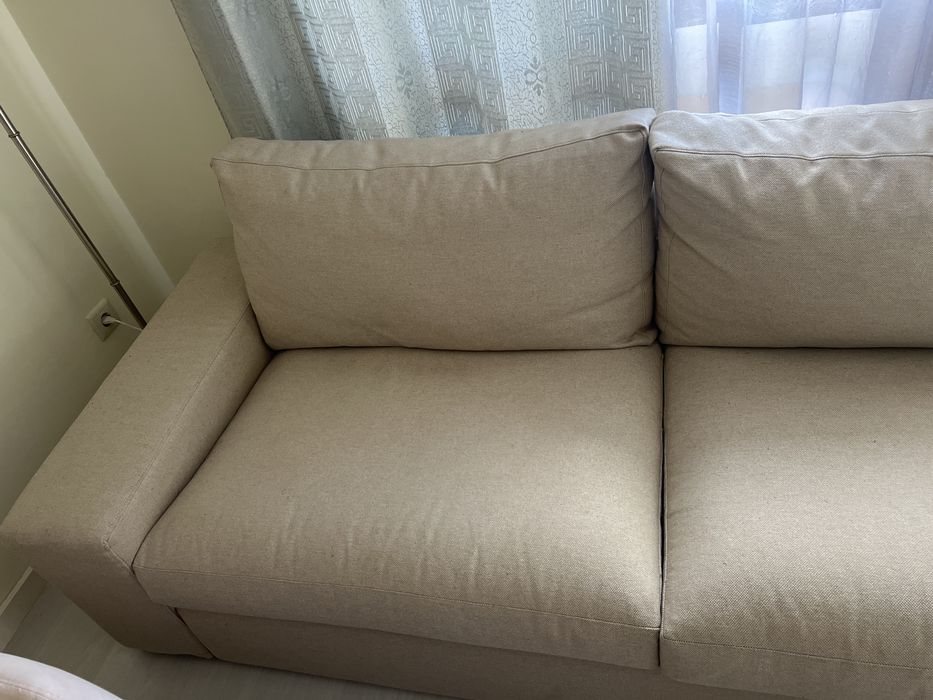 Sofa robusto e confortavel