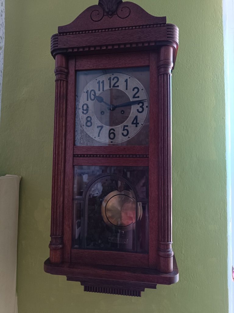 Stary zegar ścienny, mechaniczny FMS