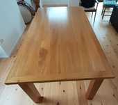 Mesa de jantar em castanheiro